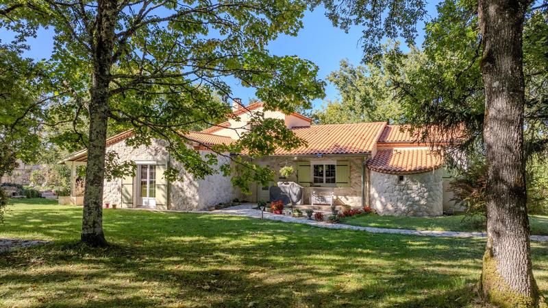 Maison - 185 m² - 5 pièces