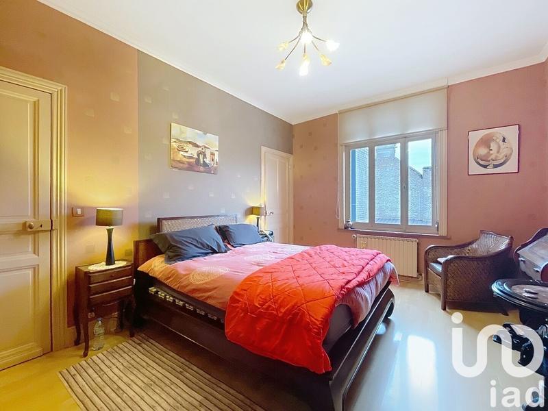 Maison - 239 m² - 9 pièces