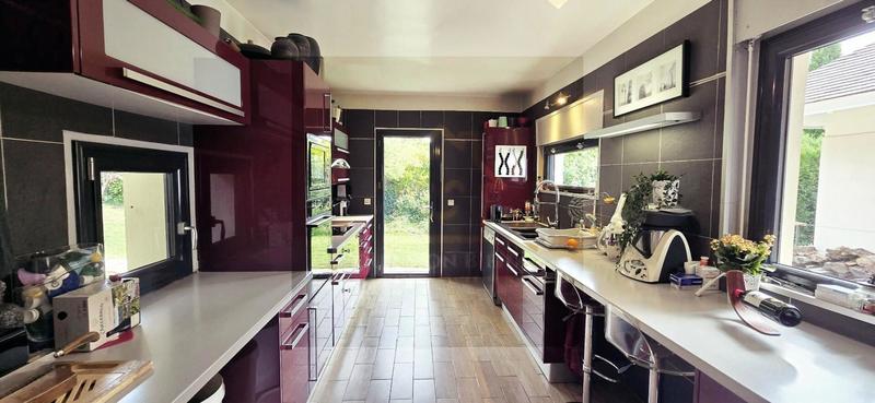 Propriété - 227 m² - 8 pièces