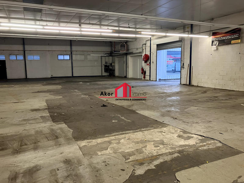 Local commercial - 668 m²