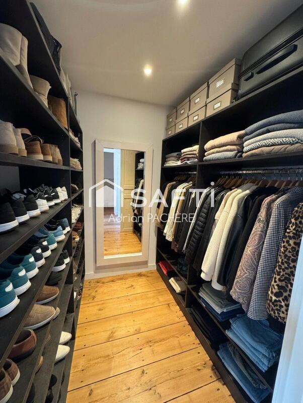 Maison de maîtres - 254 m² - 7 pièces