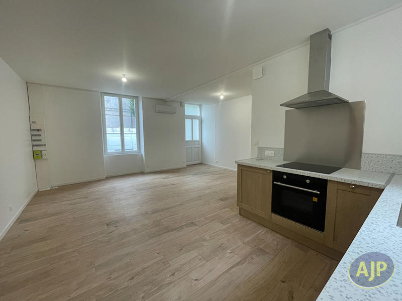 Maison - 95 m² - 4 pièces