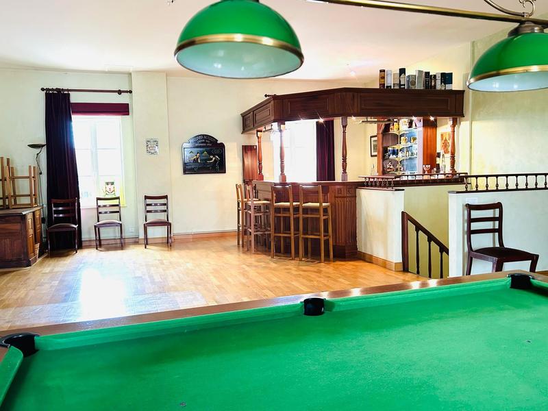 Demeure - 392 m² - 11 pièces