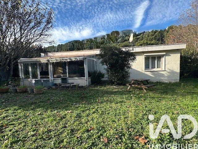 Maison - 93 m² - 4 pièces