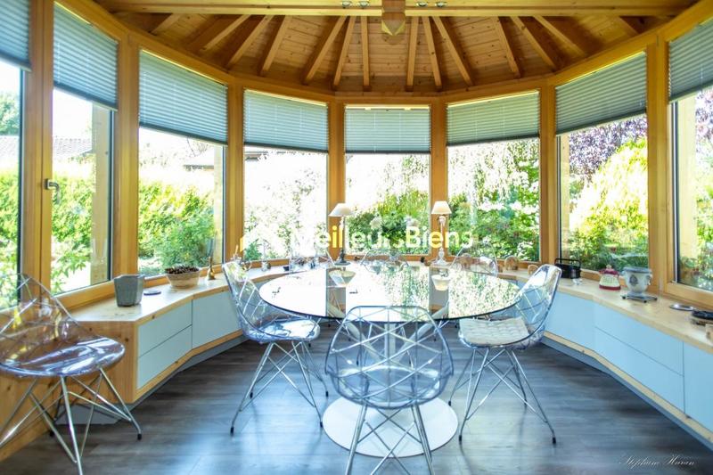 Villa - 189 m² - 8 pièces