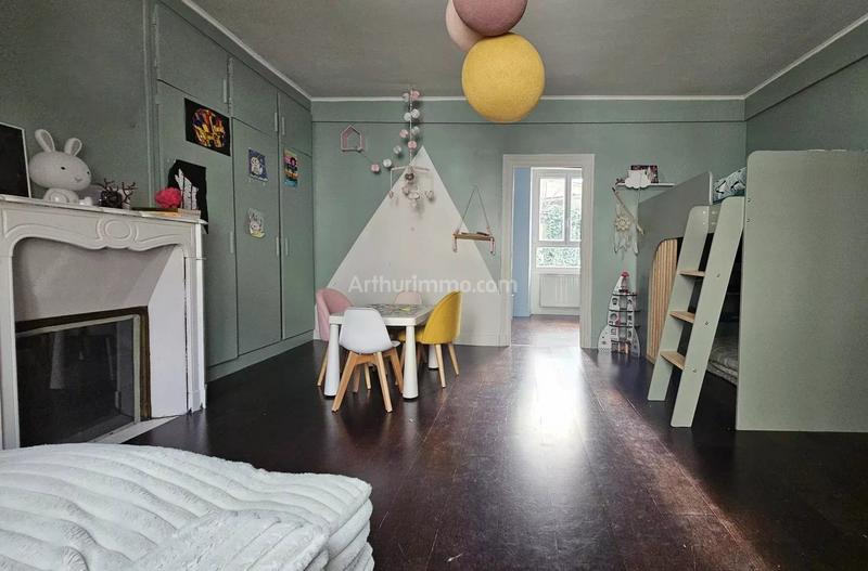 Maison - 205 m² - 7 pièces