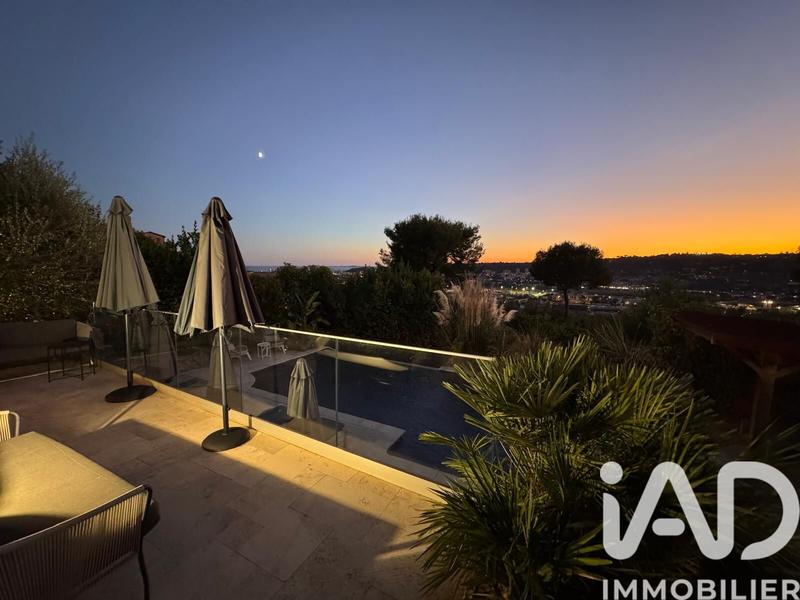 Maison de maîtres - 181 m² - 6 pièces