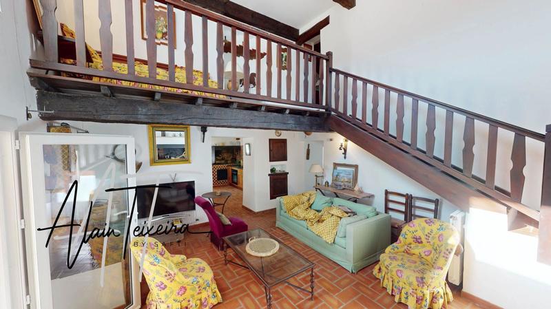 Maison - 170 m² - 9 pièces