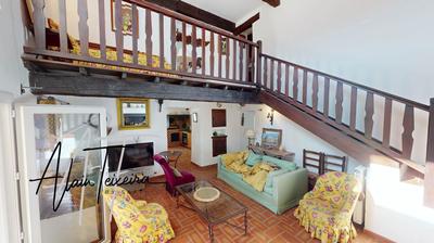 Maison - 170 m² - 9 pièces