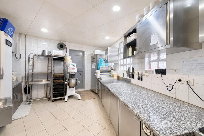 Local commercial - 189 m² - 3 pièces