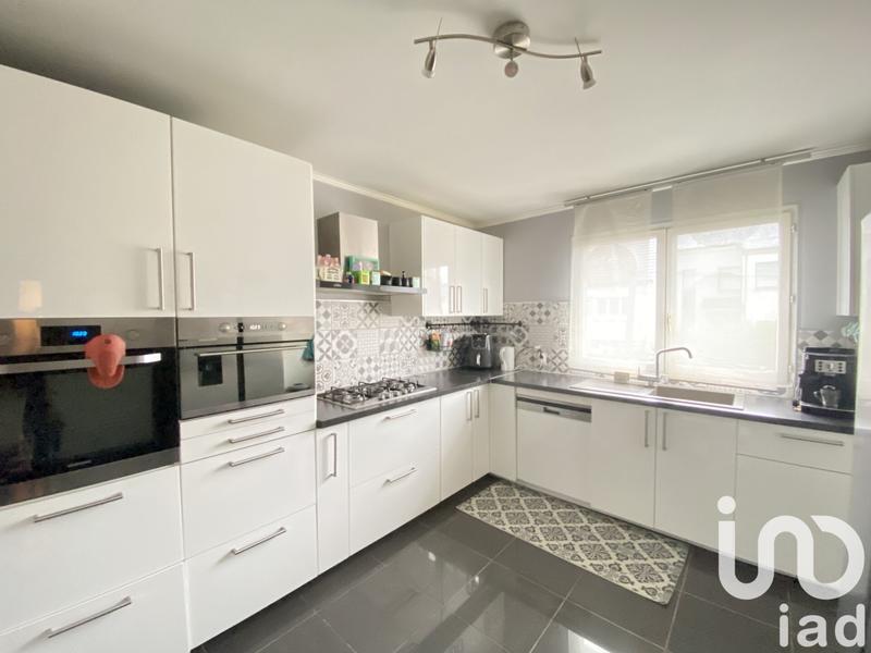 Maison - 210 m² - 9 pièces