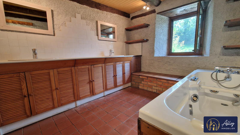 Maison ancienne - 190 m² - 4 pièces