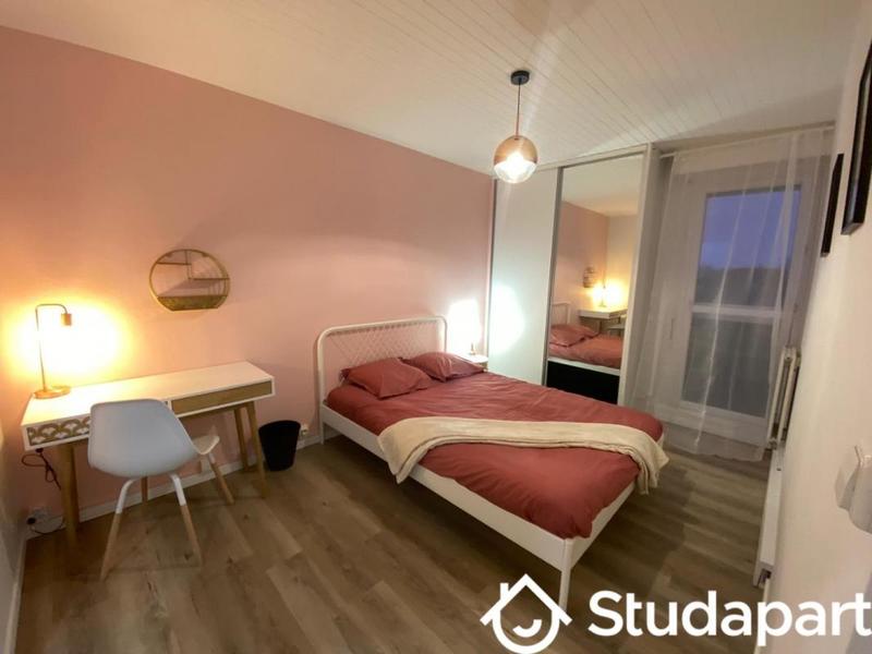 Chambre - 13 m² - 1 pièce