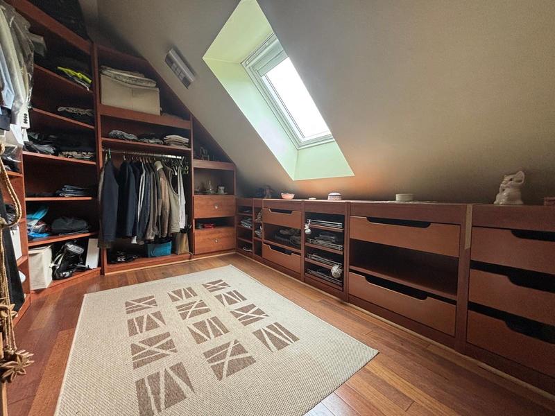 Maison - 161 m² - 8 pièces