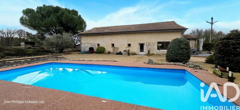 Maison - 370 m² - 8 pièces