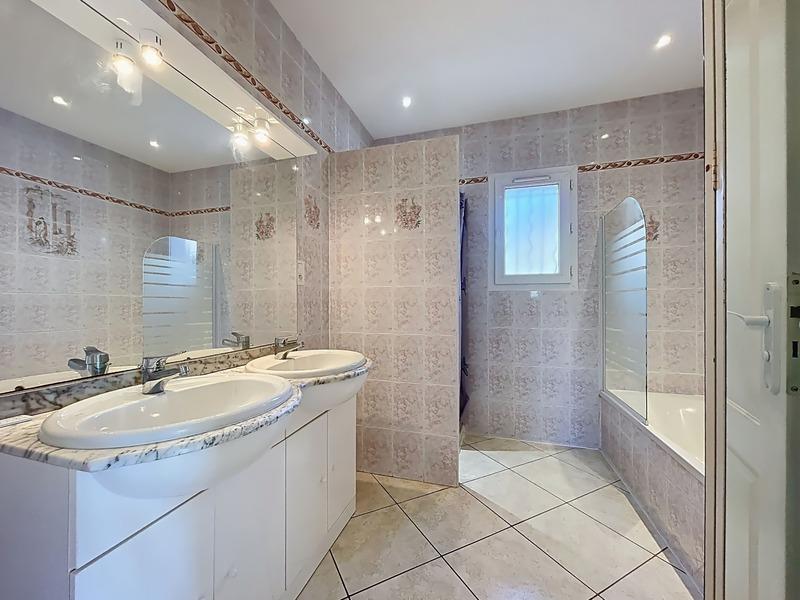 Villa - 115 m² - 4 pièces