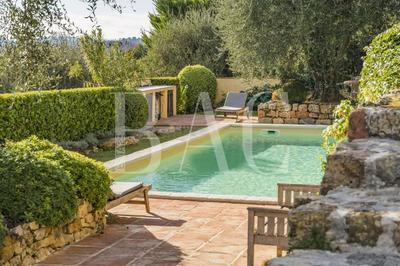 Villa - 250 m² - 6 pièces