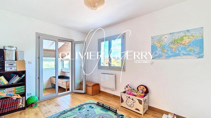 Maison - 160 m² - 8 pièces