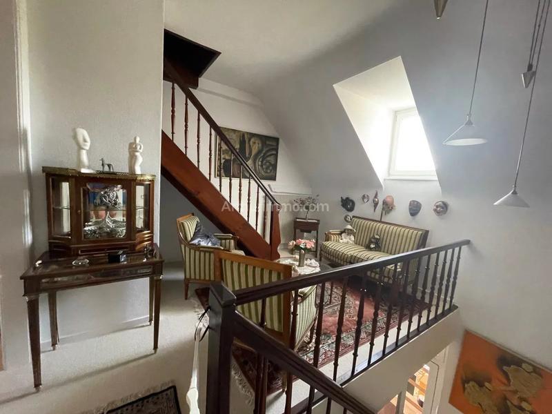 Maison - 260 m² - 8 pièces