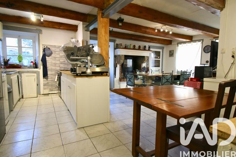 Maison - 180 m² - 7 pièces