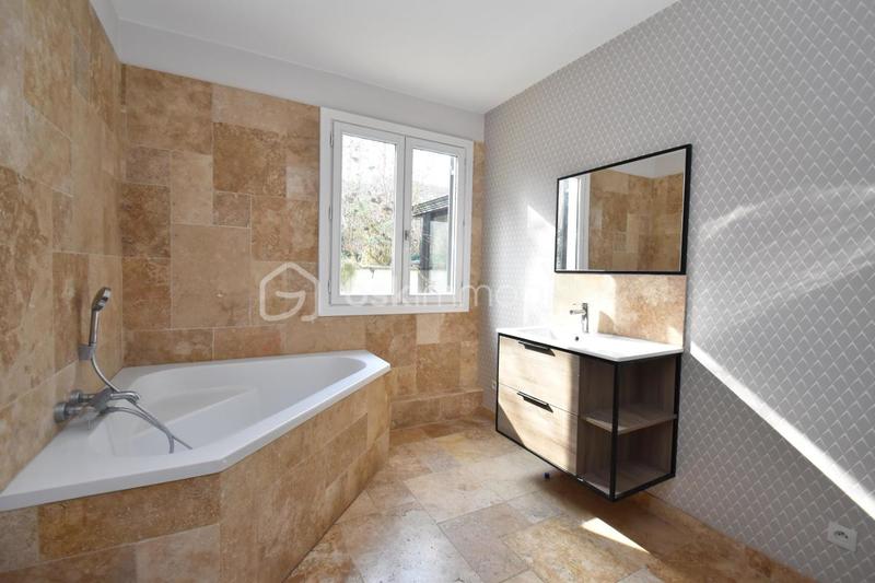 Pavillon - 128 m² - 6 pièces