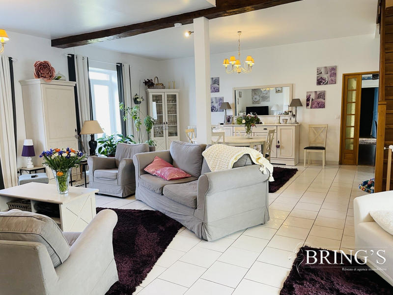 Maison - 340 m² - 6 pièces
