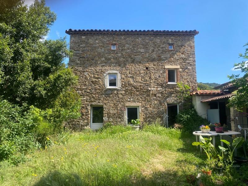 Maison en pierre - 330 m² - 11 pièces