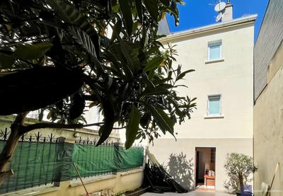 Maison - 166 m² - 6 pièces