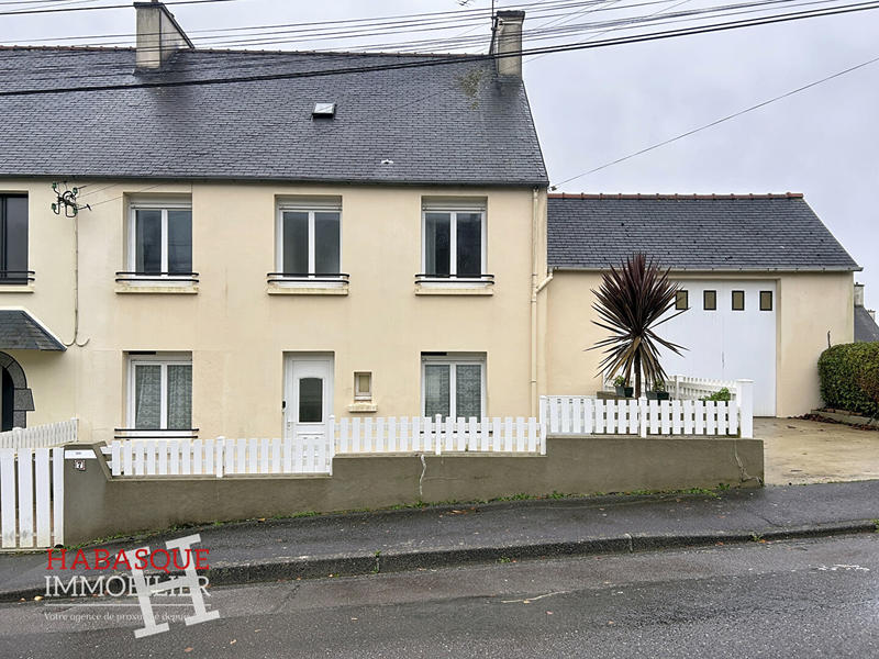 Maison - 99 m² - 5 pièces