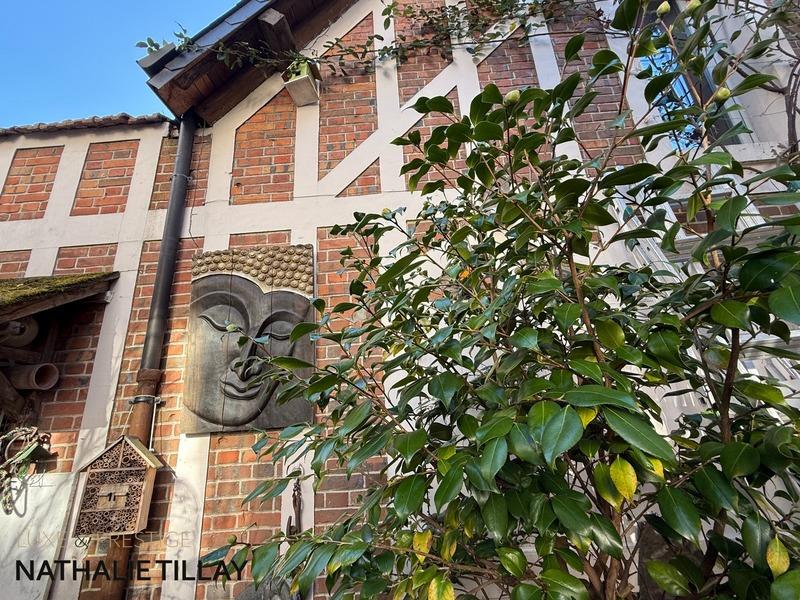 Maison bourgeoise - 260 m² - 9 pièces