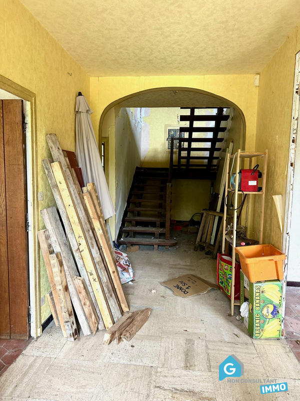 Maison - 330 m² - 8 pièces