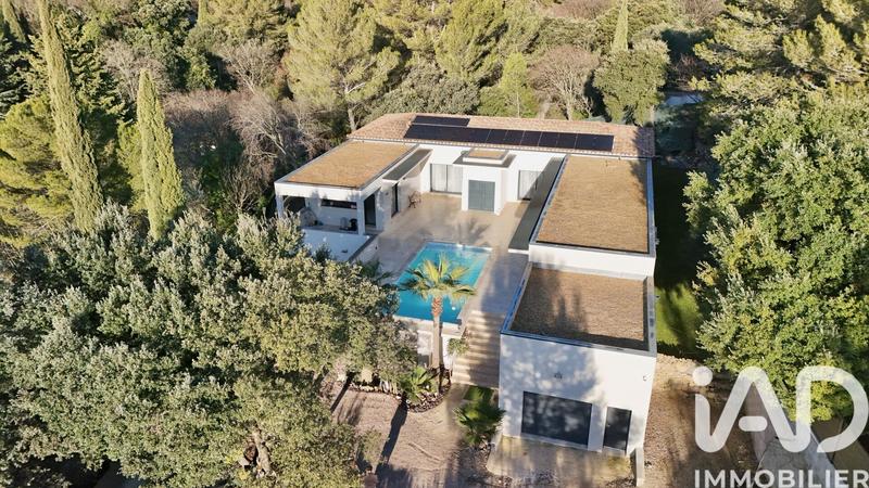 Maison - 221 m² - 5 pièces