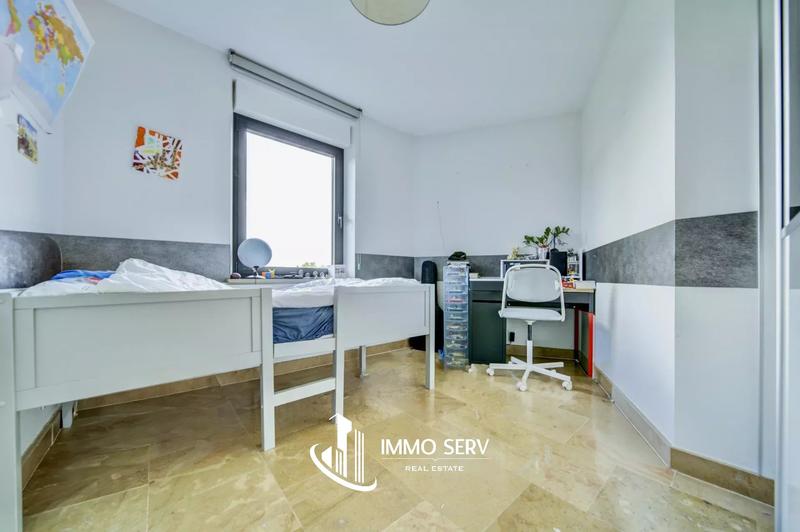 Maison - 245 m² - 9 pièces