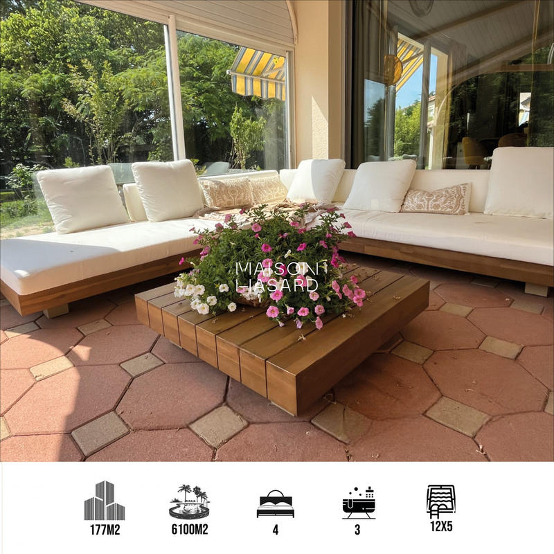 Maison contemporaine - 177 m² - 7 pièces