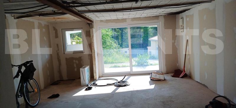 Maison traditionnelle - 249 m² - 11 pièces