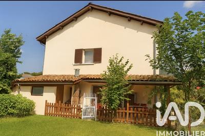 Maison - 241 m² - 8 pièces