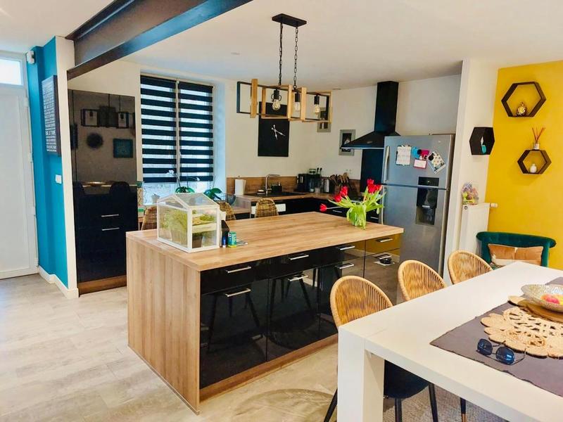 Maison - 180 m² - 7 pièces