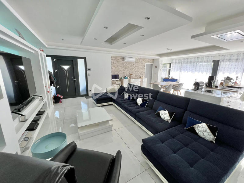 Maison - 185 m² - 6 pièces