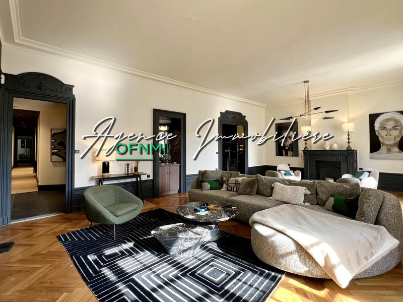 Appartement - 178 m² - 5 pièces