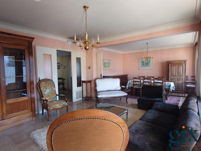 Appartement - 147 m² - 6 pièces