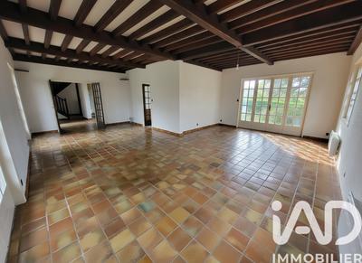 Maison - 250 m² - 8 pièces