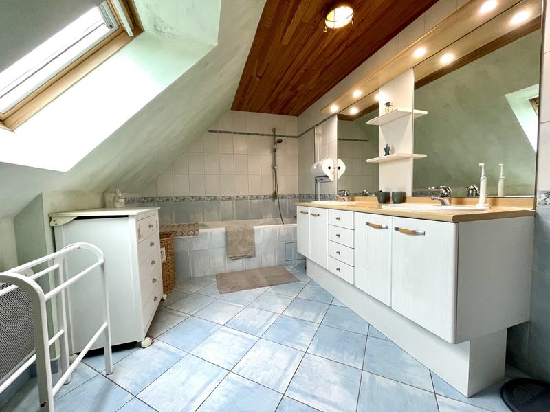 Maison traditionnelle - 123 m² - 6 pièces