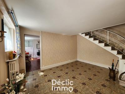 Maison - 162 m² - 8 pièces