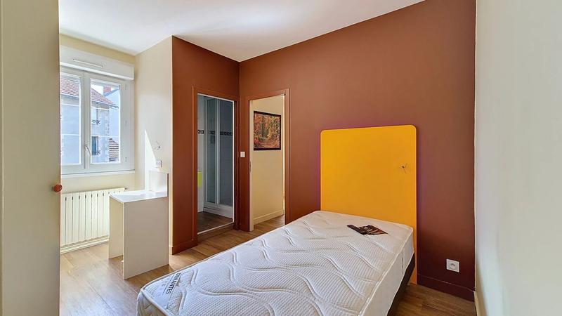 Maison - 586 m² - 24 pièces