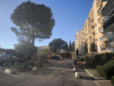 Parking / Garage - 12 m²