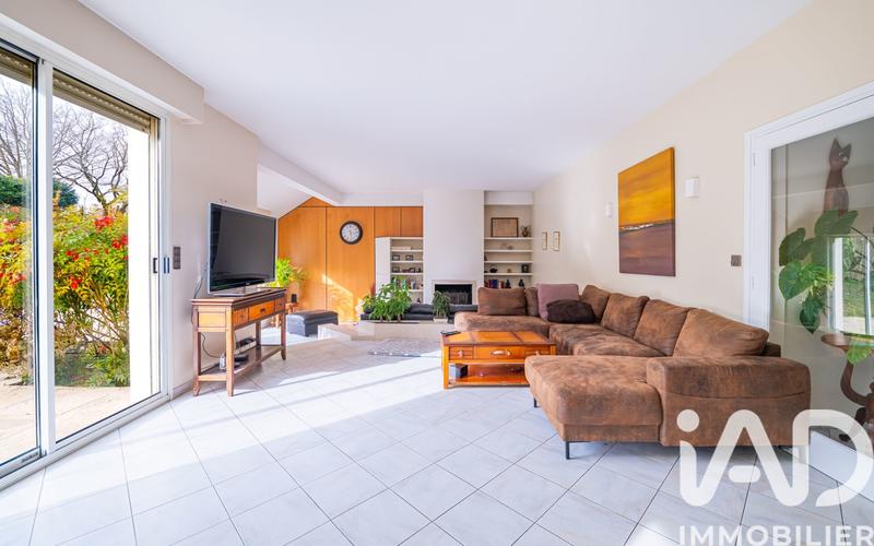 Maison - 229 m² - 9 pièces