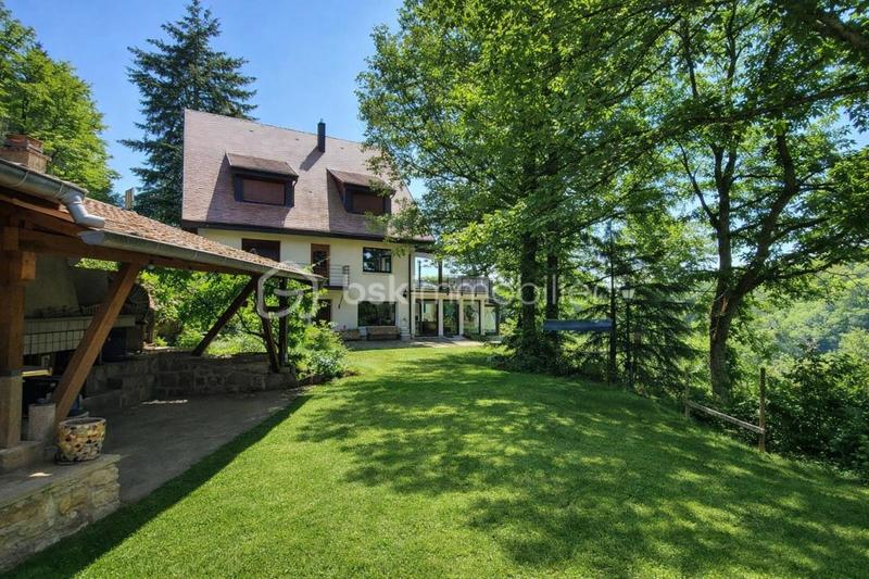 Propriété - 312 m² - 7 pièces