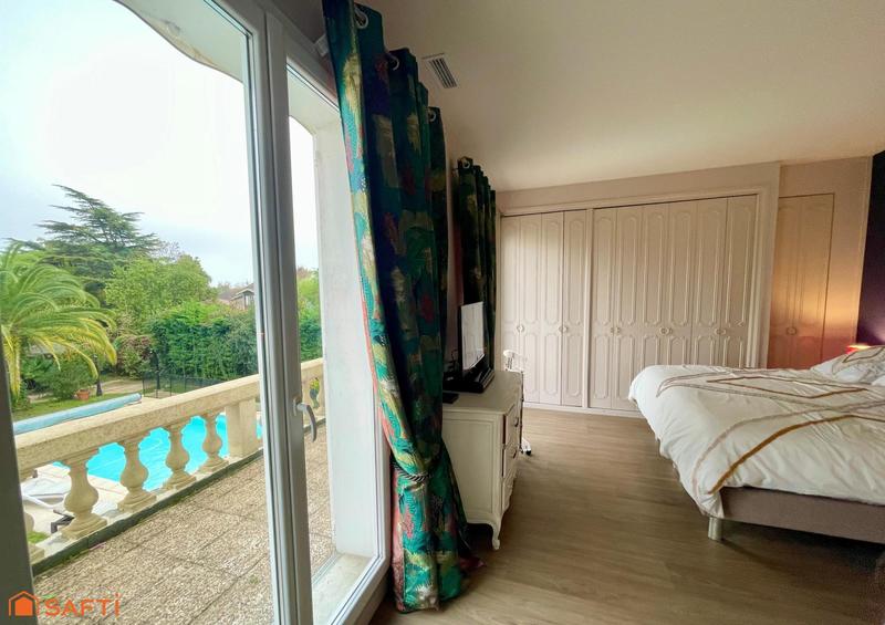 Maison - 200 m² - 6 pièces