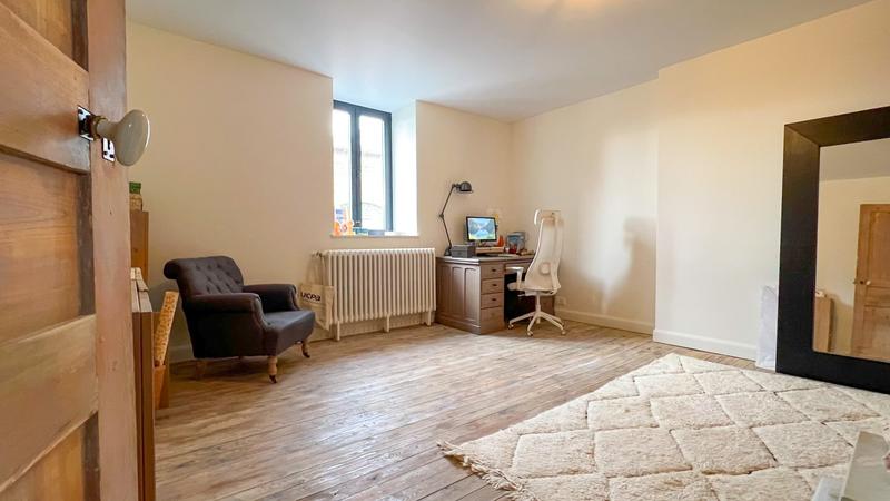 Maison - 270 m² - 7 pièces