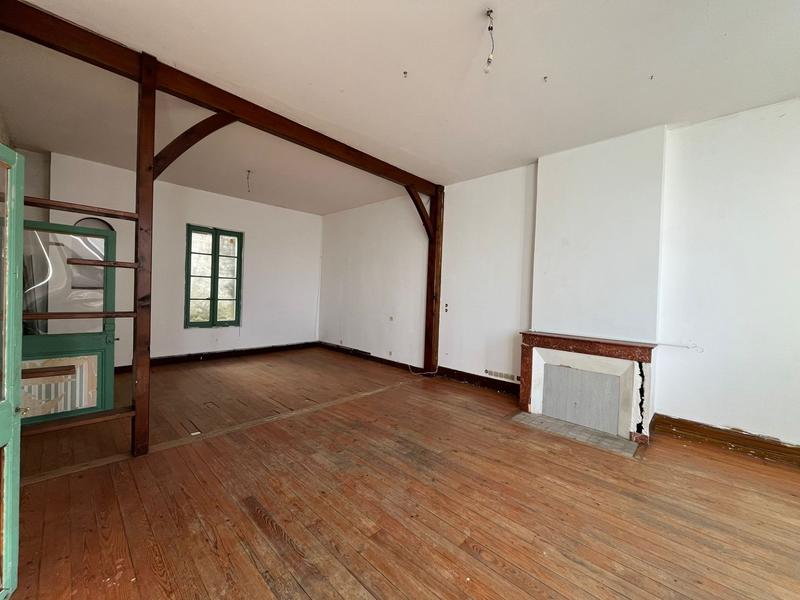 Maison traditionnelle - 169 m² - 4 pièces